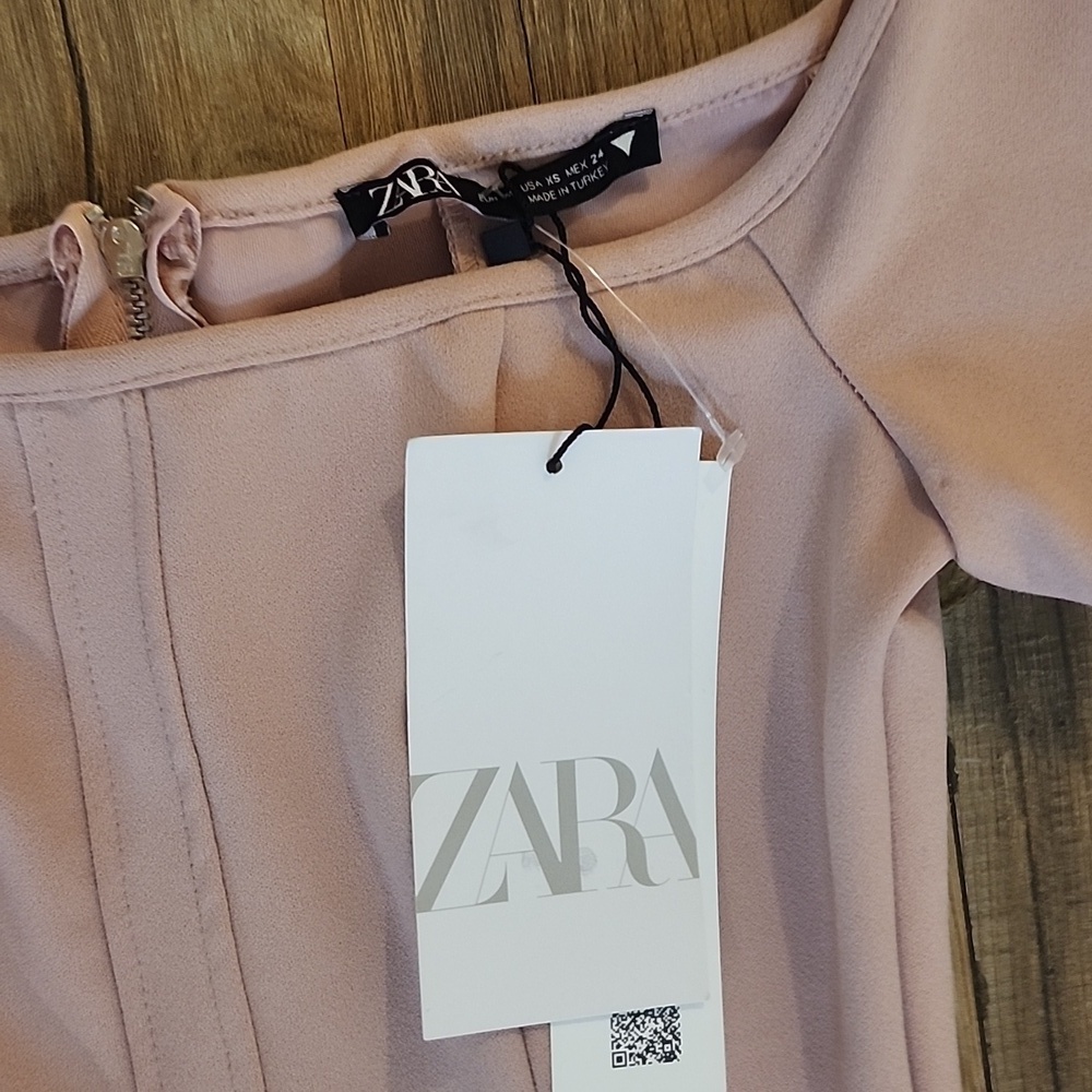 Zara Pink Midi Dress with Elegant Design - Picture 3 of 7